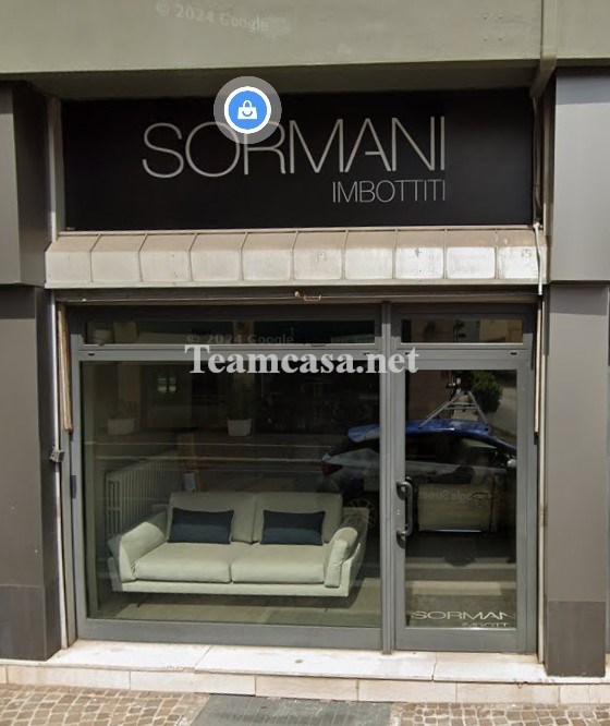 negozio in vendita a Pesaro in zona Centro Città