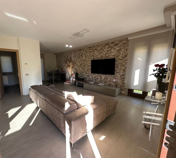 casa indipendente in vendita a Pesaro