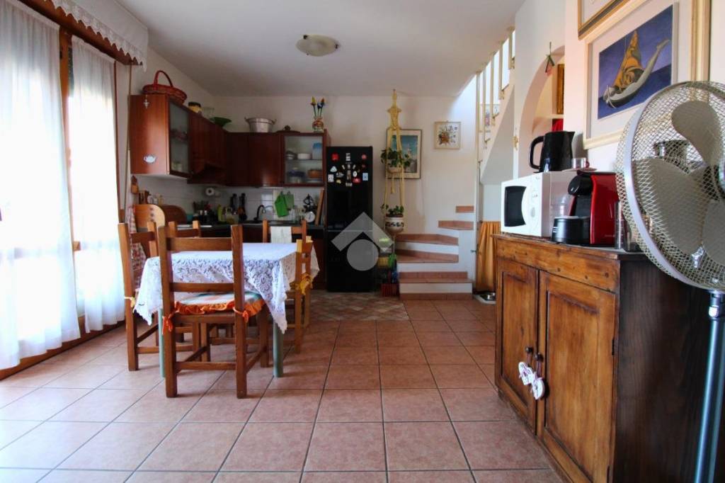 appartamento in vendita a Pesaro in zona Villa Betti