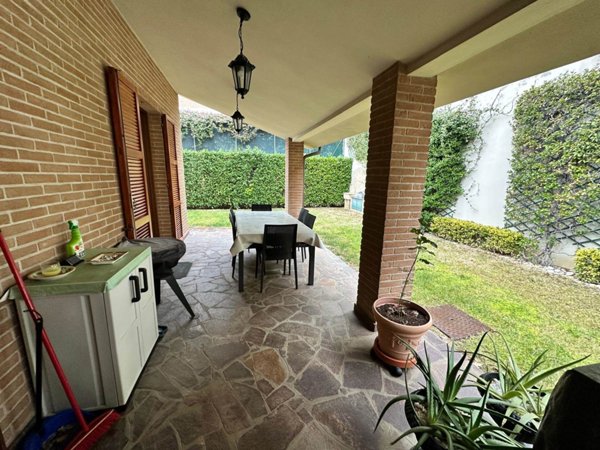 casa indipendente in vendita a Pesaro in zona Trebbiantico