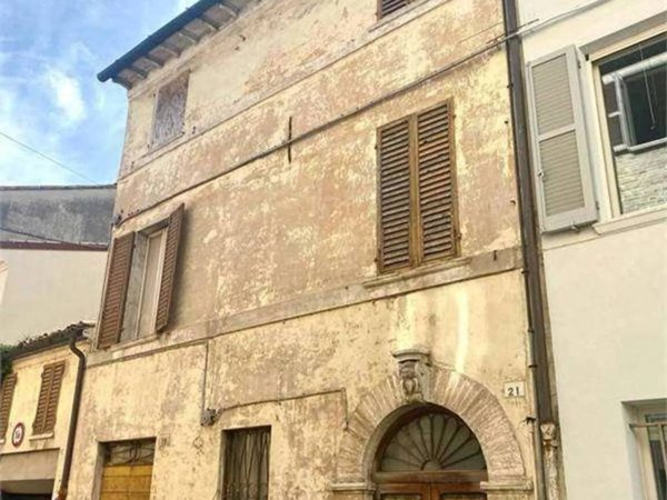 casa indipendente in vendita a Pesaro in zona Centro Città