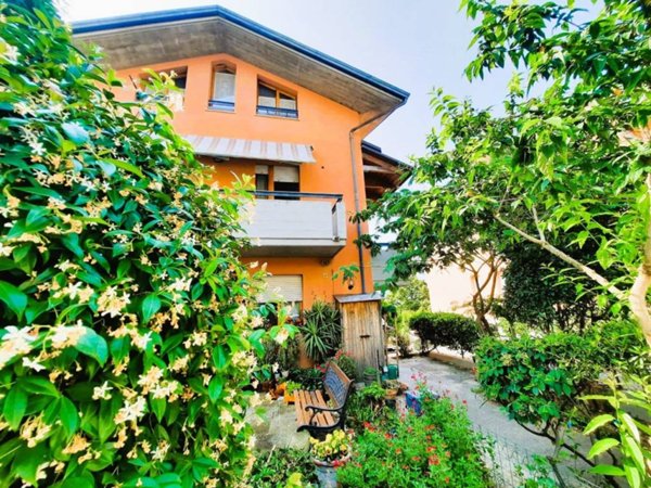 casa indipendente in vendita a Pesaro in zona Borgo Santa Maria