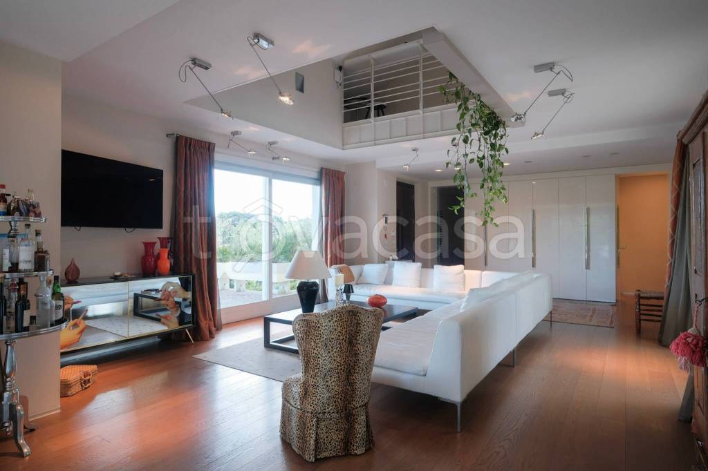 casa indipendente in vendita a Pesaro in zona Mare