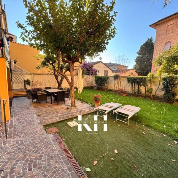 casa indipendente in vendita a Pesaro