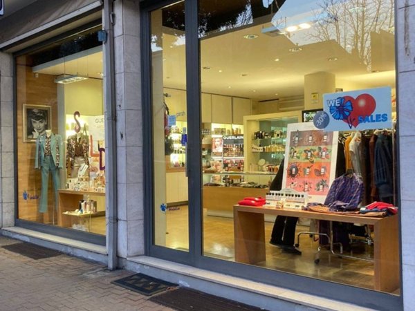 negozio in vendita a Pesaro