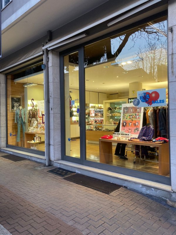 negozio in vendita a Pesaro