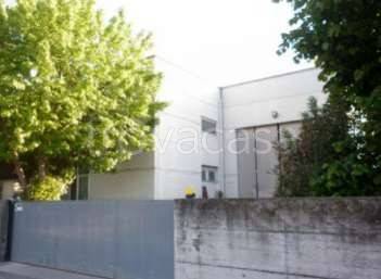 capannone in vendita a Pesaro in zona Villa Fastiggi