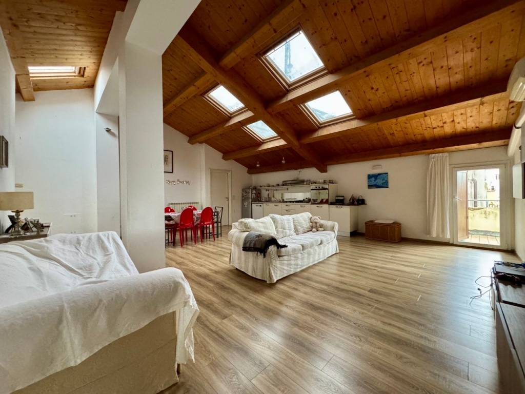 appartamento in vendita a Pesaro in zona Centro Città