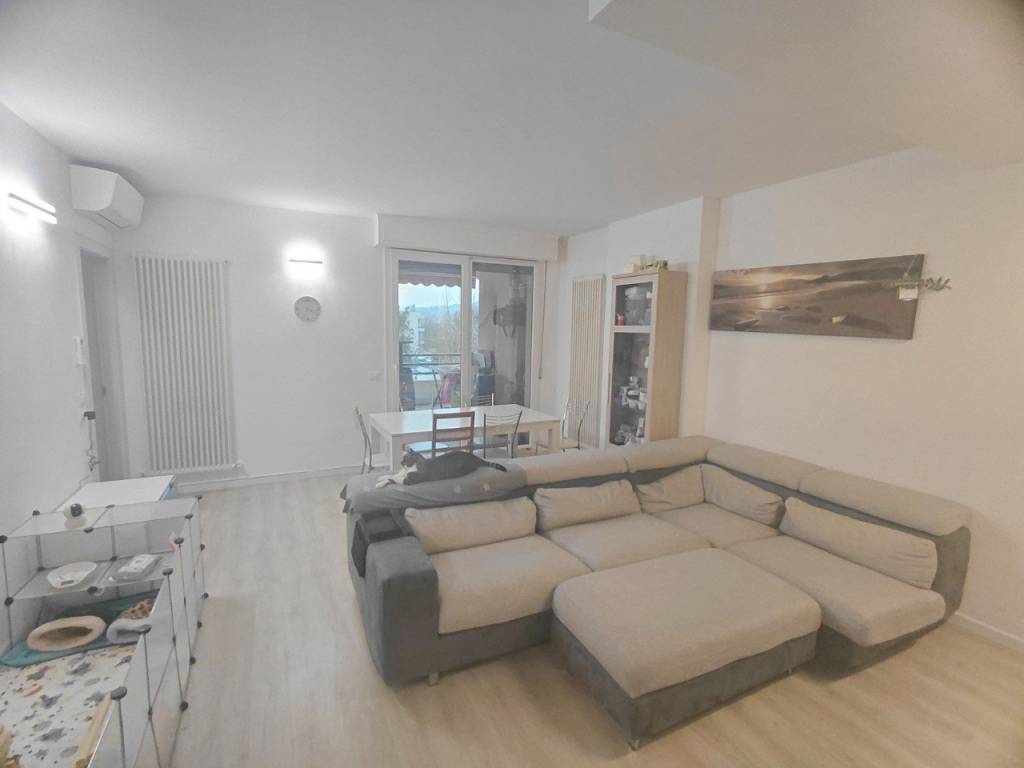 appartamento in vendita a Pesaro in zona Santa Veneranda