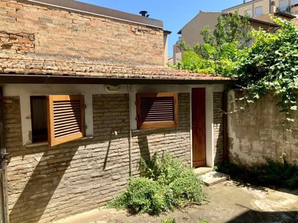 appartamento in vendita a Pesaro in zona Centro Città