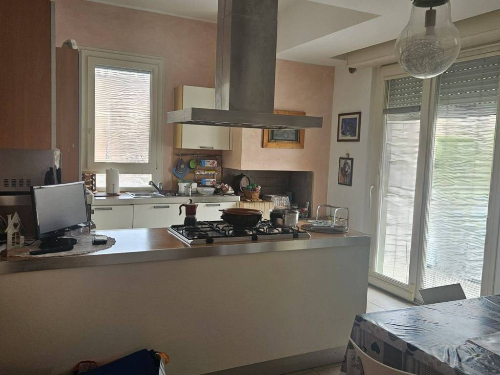 appartamento in vendita a Pesaro in zona Soria