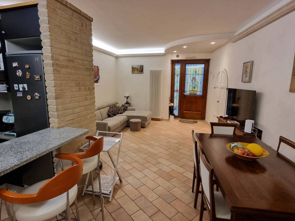 appartamento in vendita a Pesaro in zona Mare