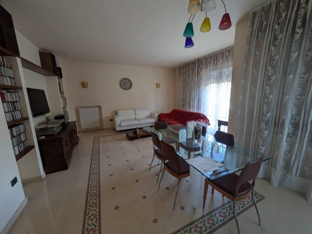 casa indipendente in vendita a Pesaro in zona Pantano