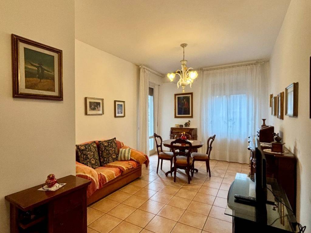 appartamento in vendita a Pesaro in zona Loreto