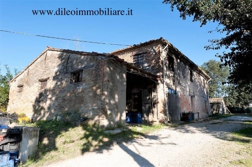 casa indipendente in vendita a Pesaro in zona Novilara