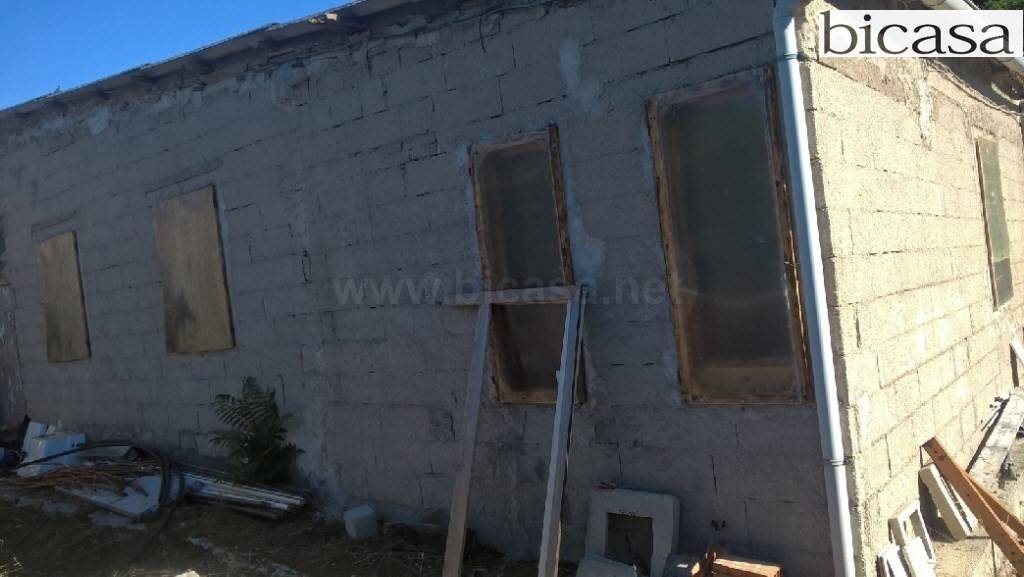 casa indipendente in vendita a Pesaro in zona Villa Fastiggi