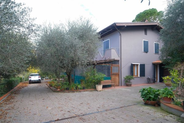 casa indipendente in vendita a Pesaro in zona Tresole