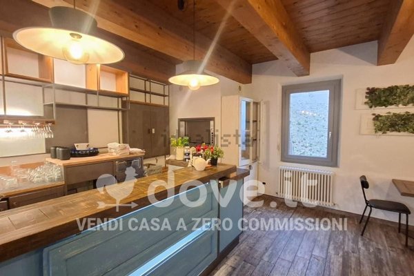 casa indipendente in vendita a Pesaro in zona Candelara