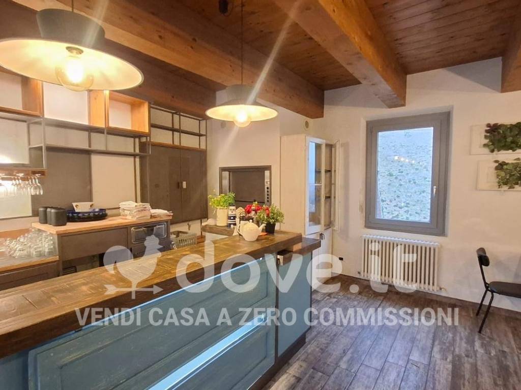 casa indipendente in vendita a Pesaro in zona Candelara