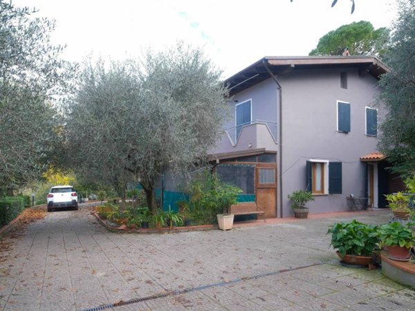 casa indipendente in vendita a Pesaro in zona Candelara