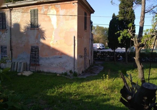 negozio in vendita a Pesaro in zona Novilara