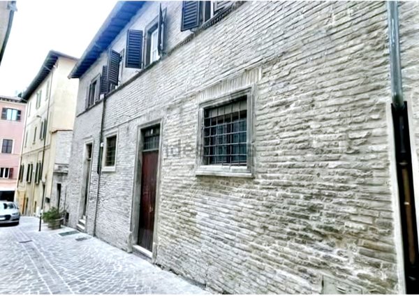 appartamento in vendita a Pesaro in zona Centro Città