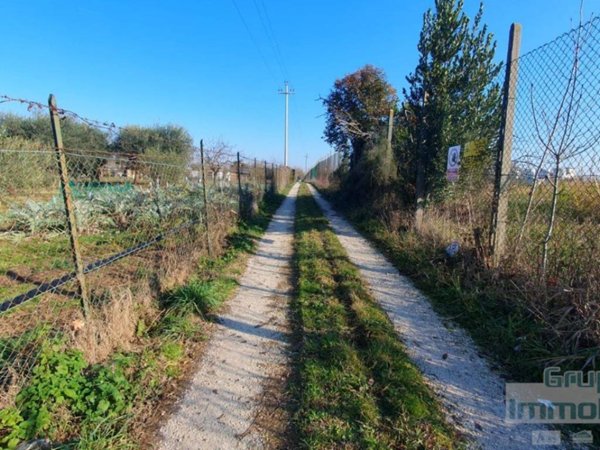 casa indipendente in vendita a Pesaro in zona Villa Fastiggi