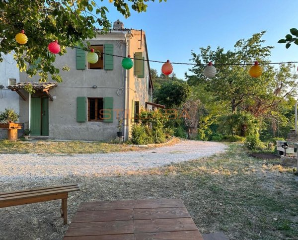 casa indipendente in vendita a Pesaro