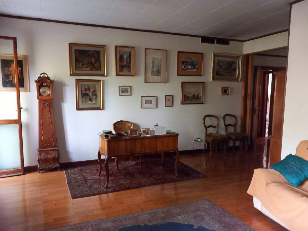 appartamento in vendita a Pesaro in zona Mare