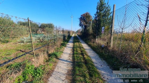 casa indipendente in vendita a Pesaro in zona Villa Fastiggi