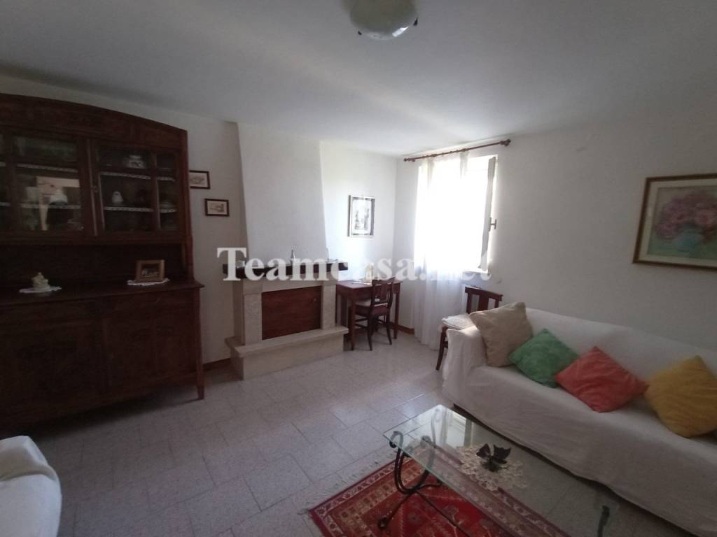 casa indipendente in vendita a Pesaro in zona Candelara