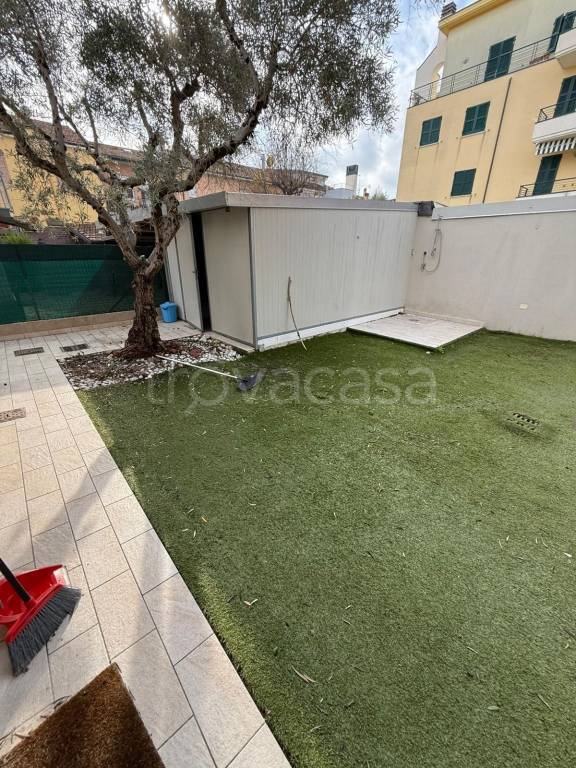 casa indipendente in vendita a Pesaro in zona Soria