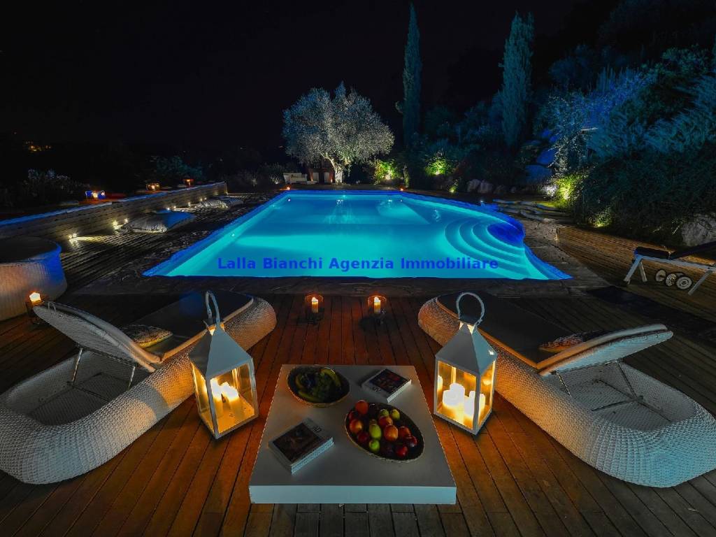 casa indipendente in vendita a Pesaro in zona Santa Veneranda