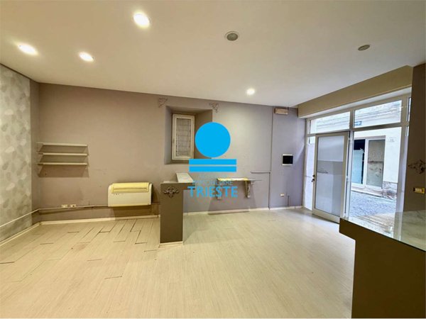 negozio in vendita a Pesaro