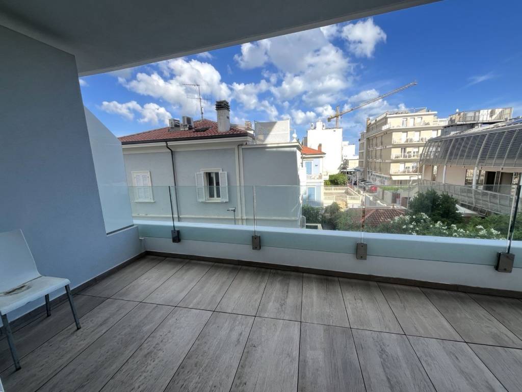 appartamento in vendita a Pesaro in zona Mare