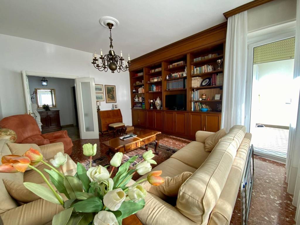 appartamento in vendita a Pesaro in zona Mare