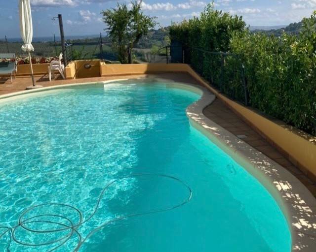 casa indipendente in vendita a Pesaro in zona Trebbiantico