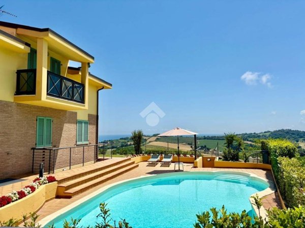 casa indipendente in vendita a Pesaro in zona Mare