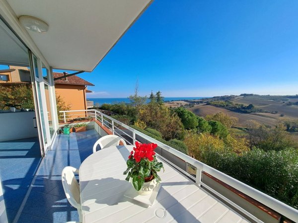 casa indipendente in vendita a Pesaro in zona Trebbiantico