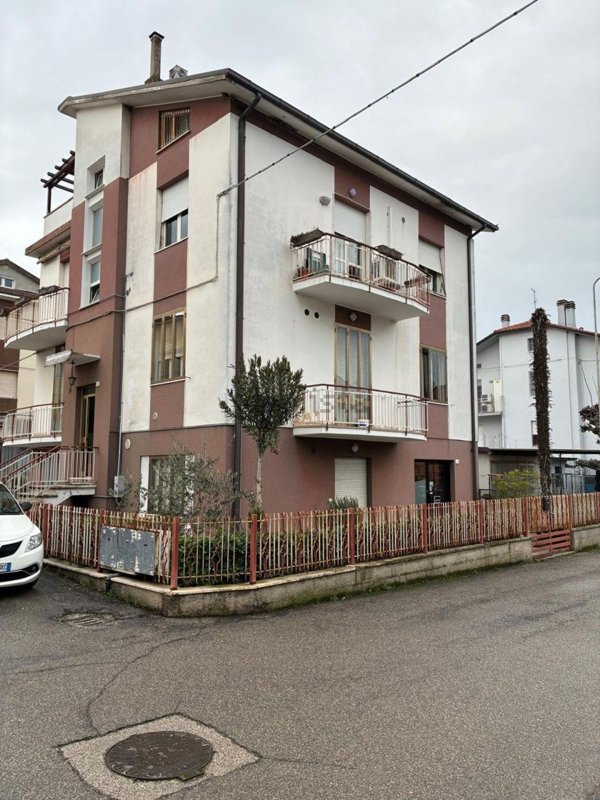 appartamento in vendita a Pesaro in zona Case Bruciate
