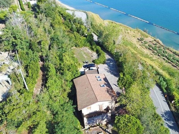 casa indipendente in vendita a Pesaro in zona San Bartolo