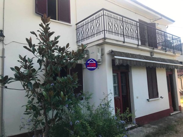 casa indipendente in vendita a Pesaro in zona Villa Fastiggi