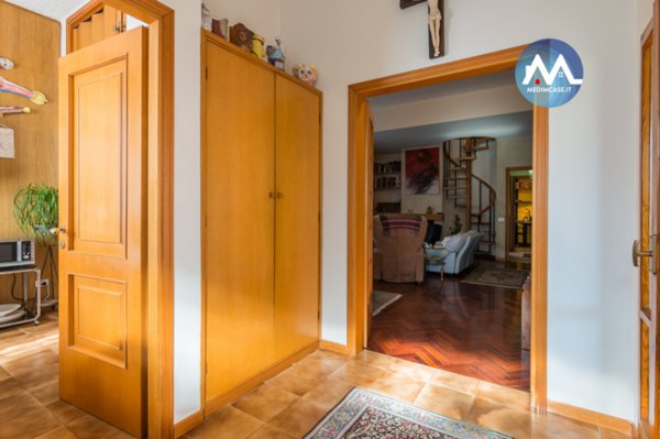 casa indipendente in vendita a Pesaro in zona Porto