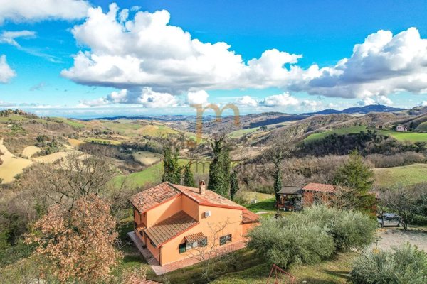 casa indipendente in vendita a Pesaro in zona Mare
