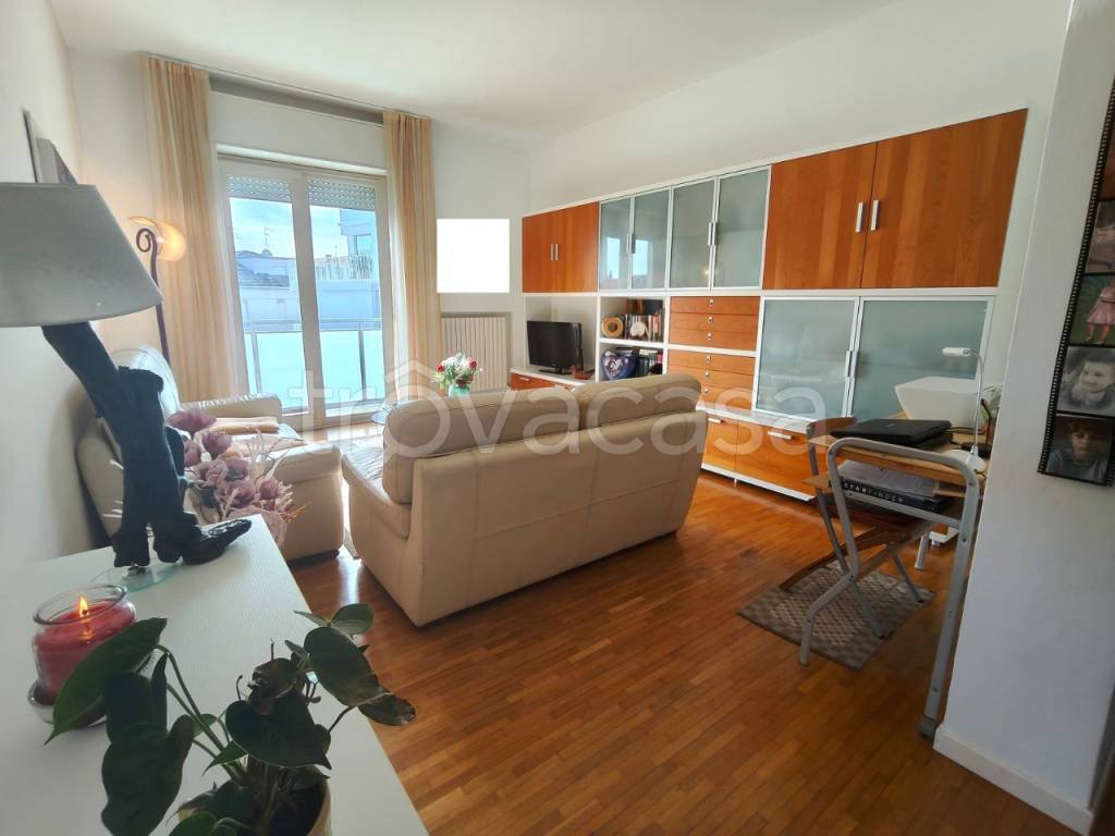 appartamento in vendita a Pesaro in zona Baia Flaminia