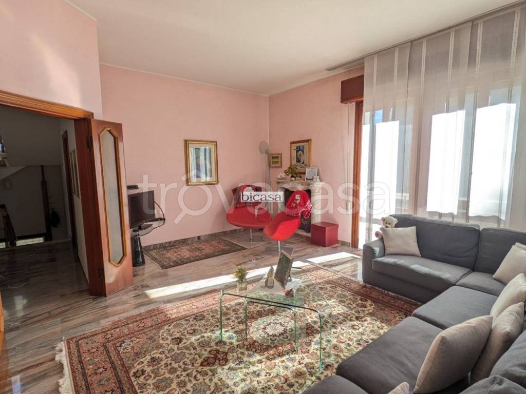 casa indipendente in vendita a Pesaro in zona Muraglia