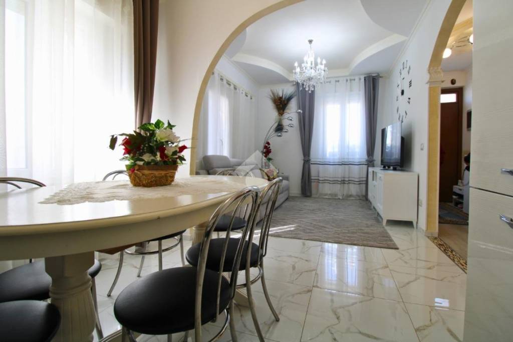 casa indipendente in vendita a Pesaro in zona Case Bruciate