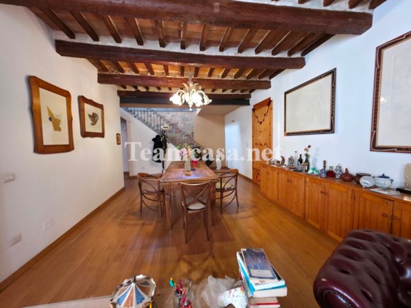 casa indipendente in vendita a Pesaro in zona Centro Città