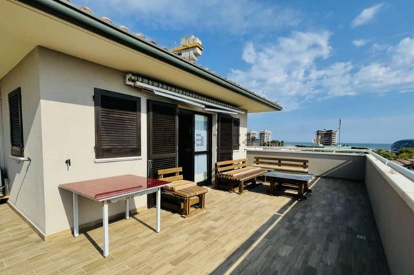 appartamento in vendita a Pesaro in zona Mare