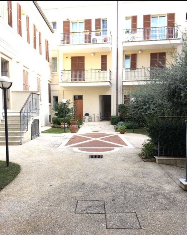 appartamento in vendita a Pesaro in zona Centro Città